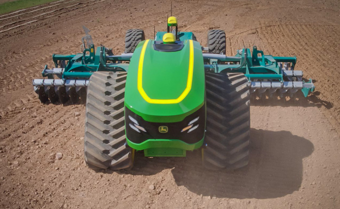 Беспилотный трактор от компании John Deere 
